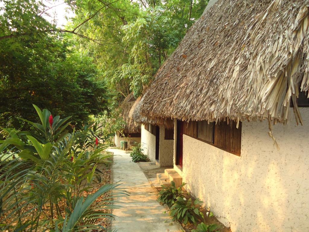 Hotel Cabanas Safari Palenque Exterior photo